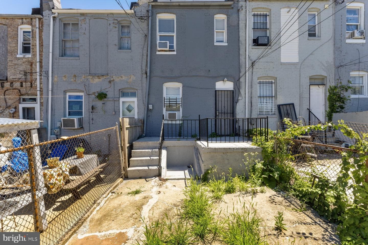 2542 W Fayette Street W photo 23