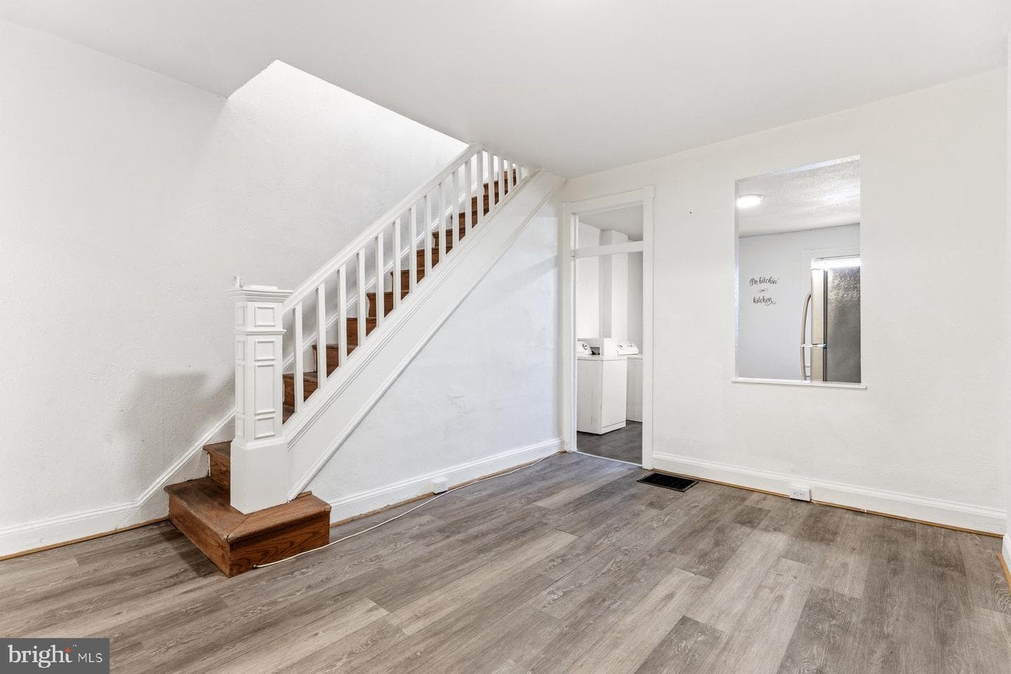 2542 W Fayette Street W photo 7