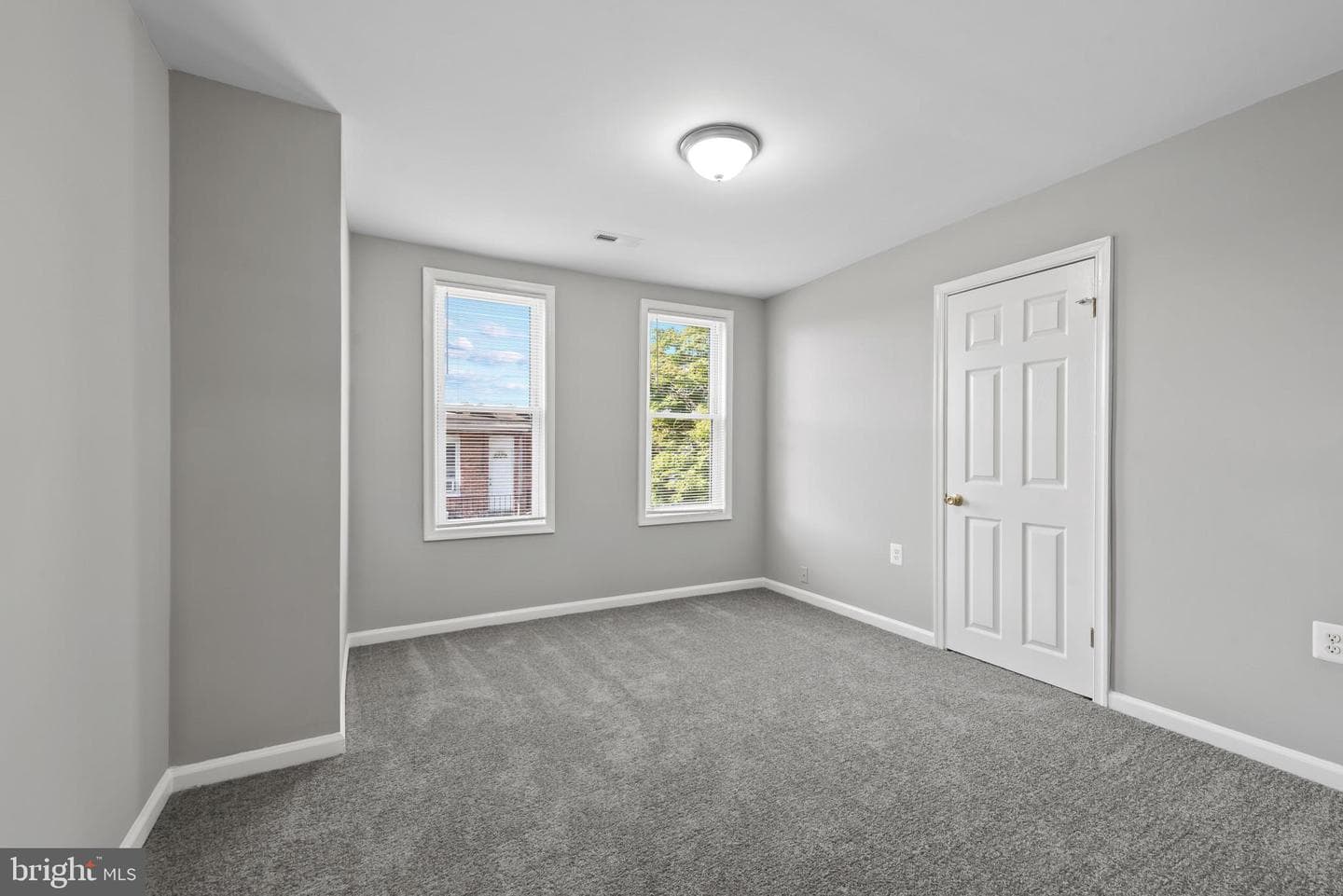 425 Ilchester Avenue photo 18