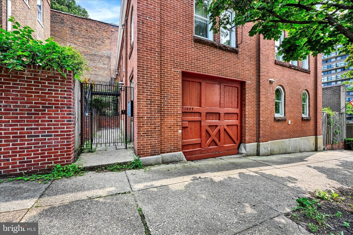 1227 Park Avenue #9 photo 3