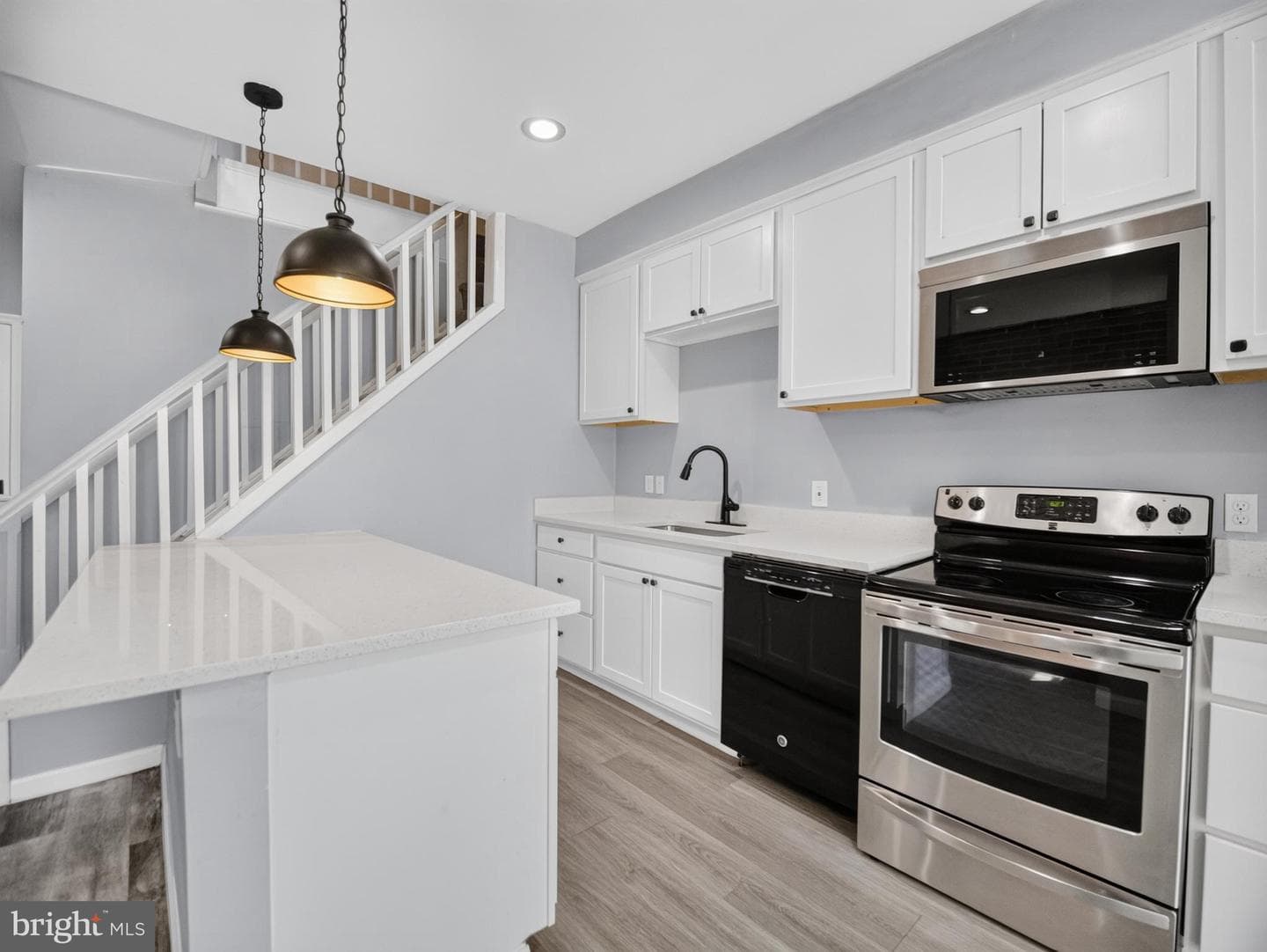 629 N Duncan Street photo 11