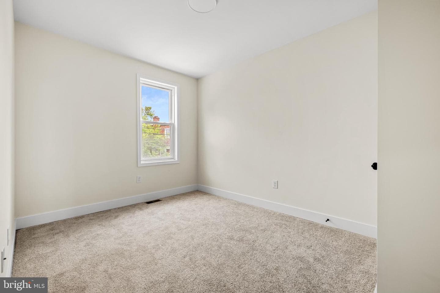 748 Mckewin Avenue photo 15
