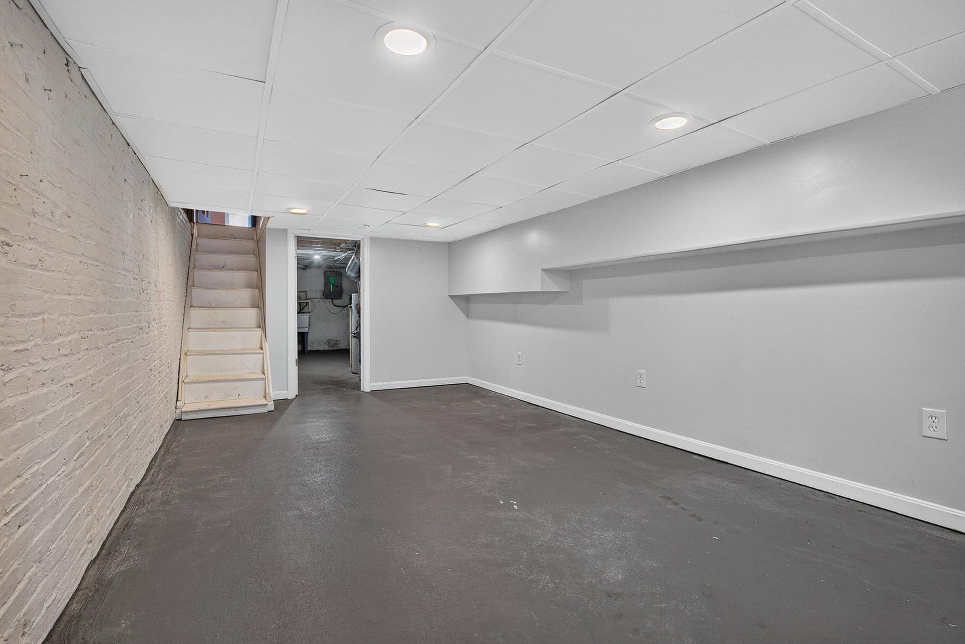 8 N Decker Avenue photo 25