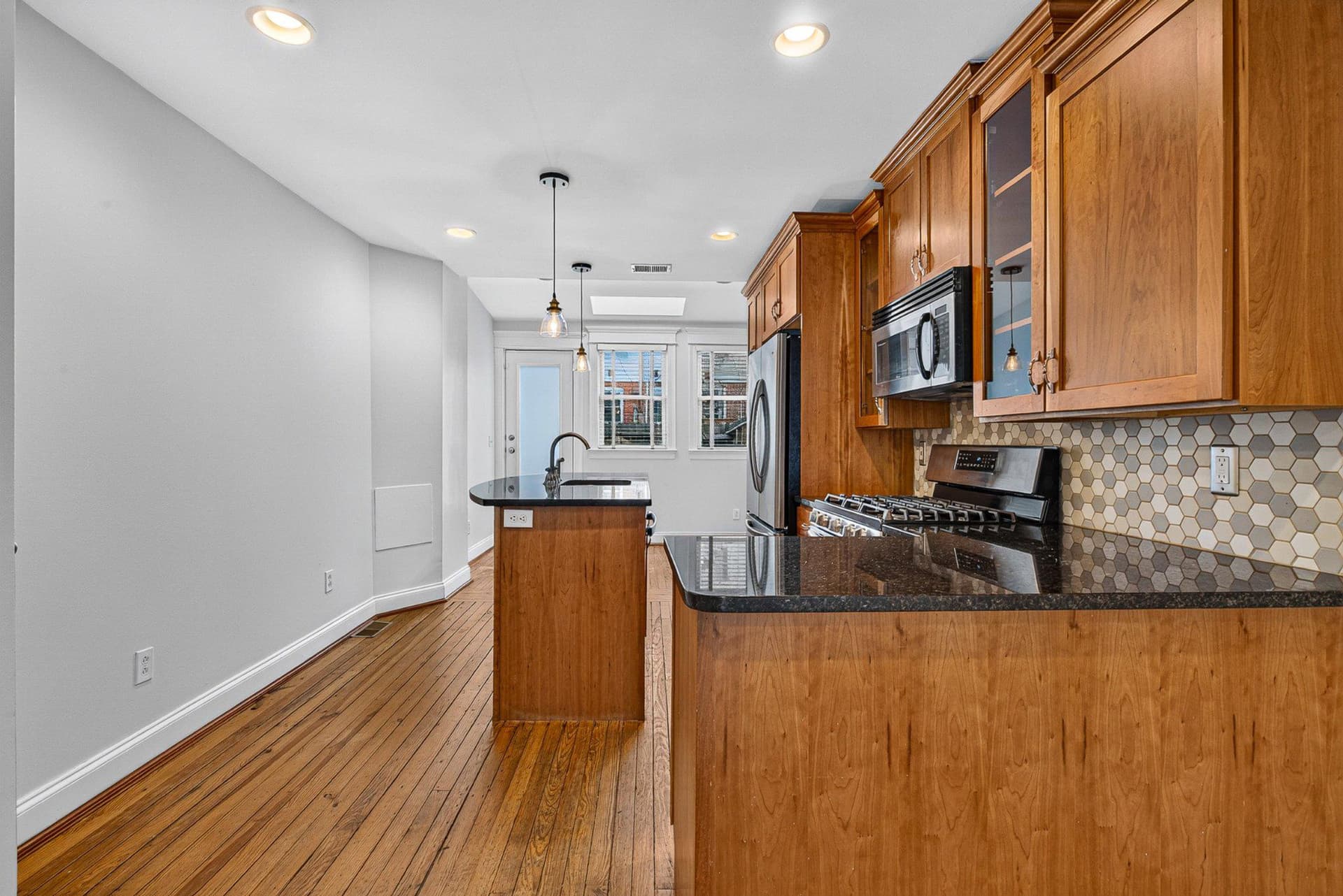 8 N Decker Avenue photo 9
