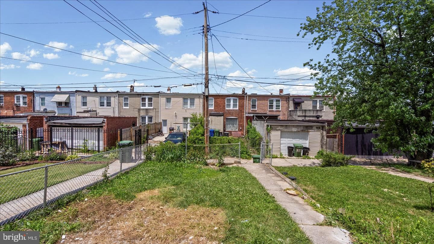 1824 E 32nd Street photo 34