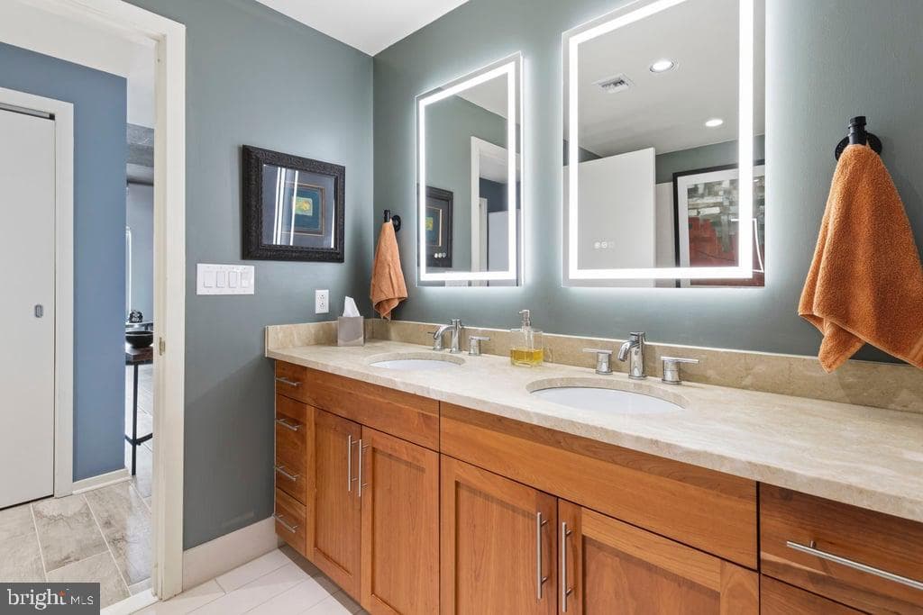 1200 Steuart Street #528 photo 37