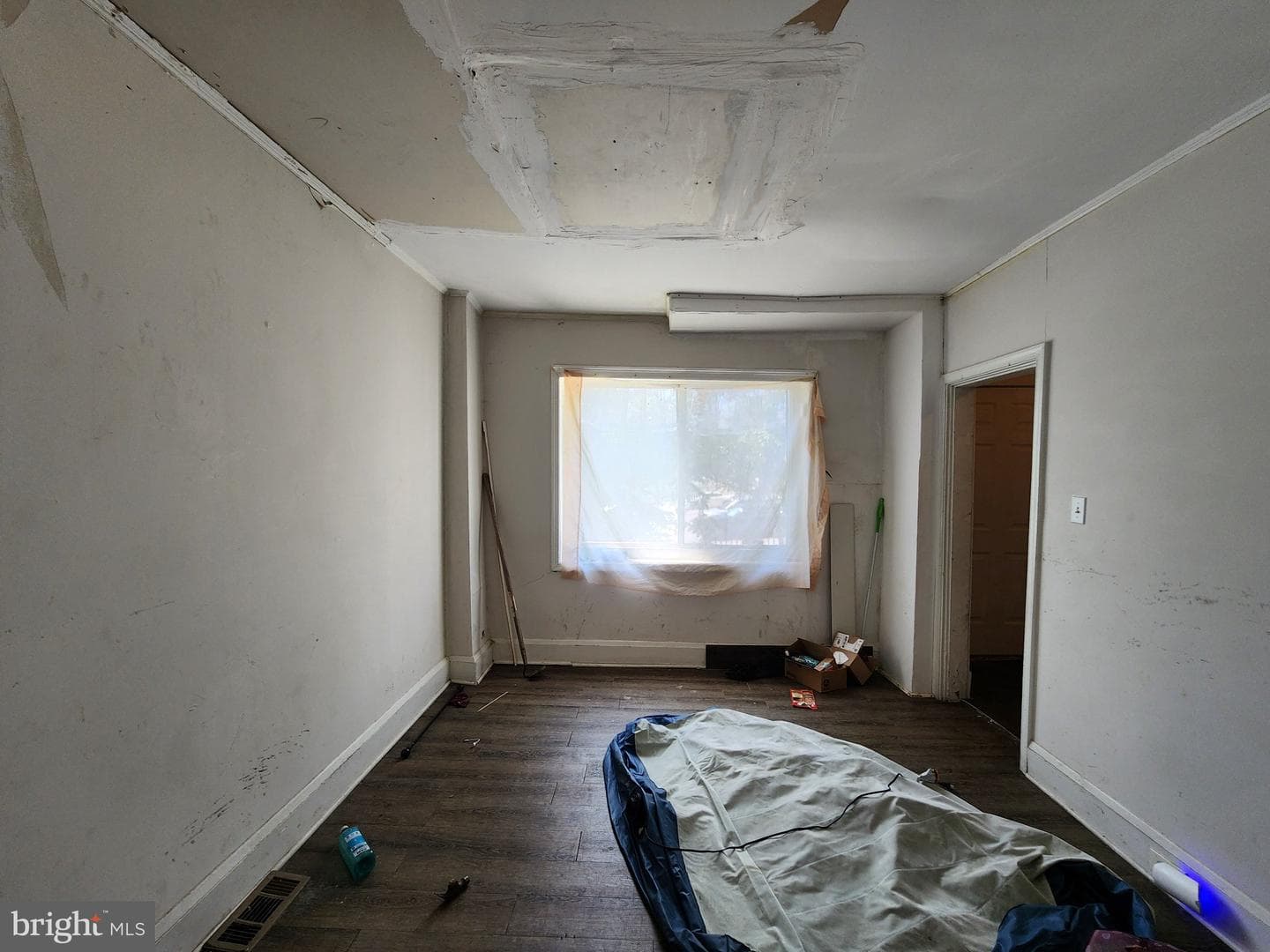 525 Sheridan Avenue photo 9