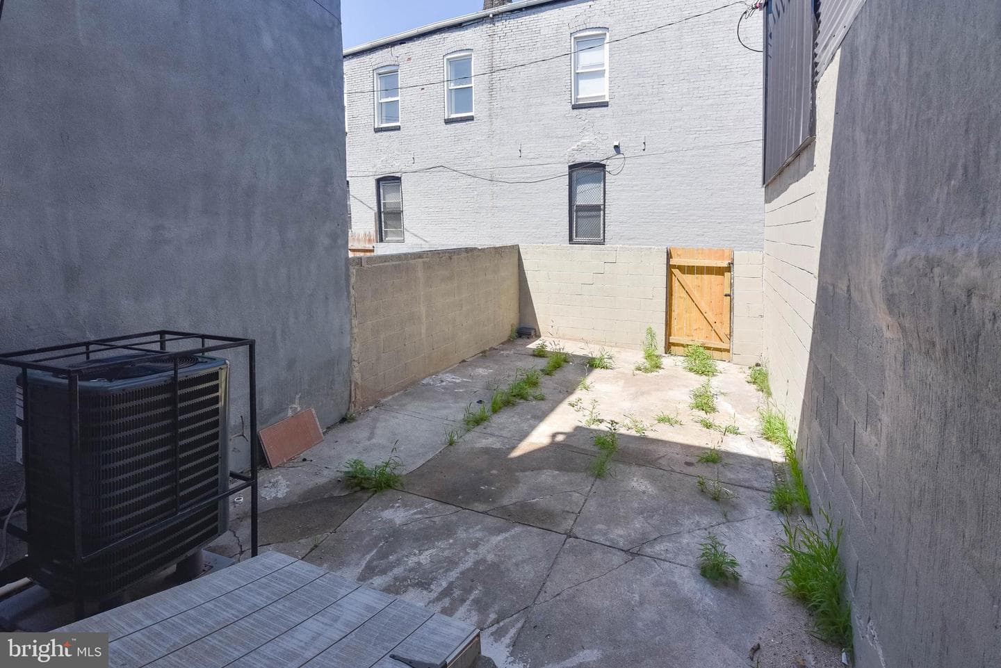 744 N Patterson Park Avenue photo 8