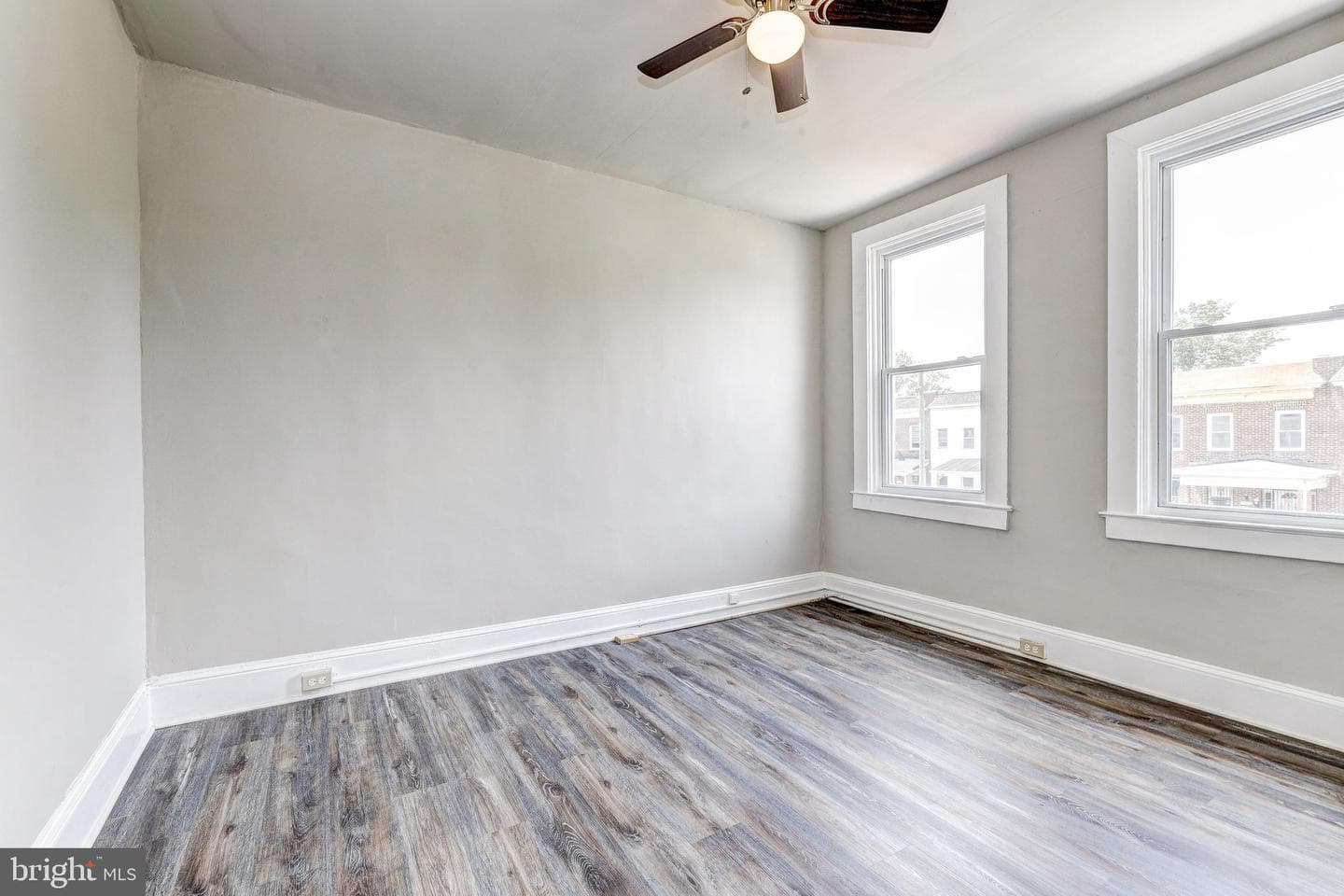 3611 W Garrison Avenue photo 26