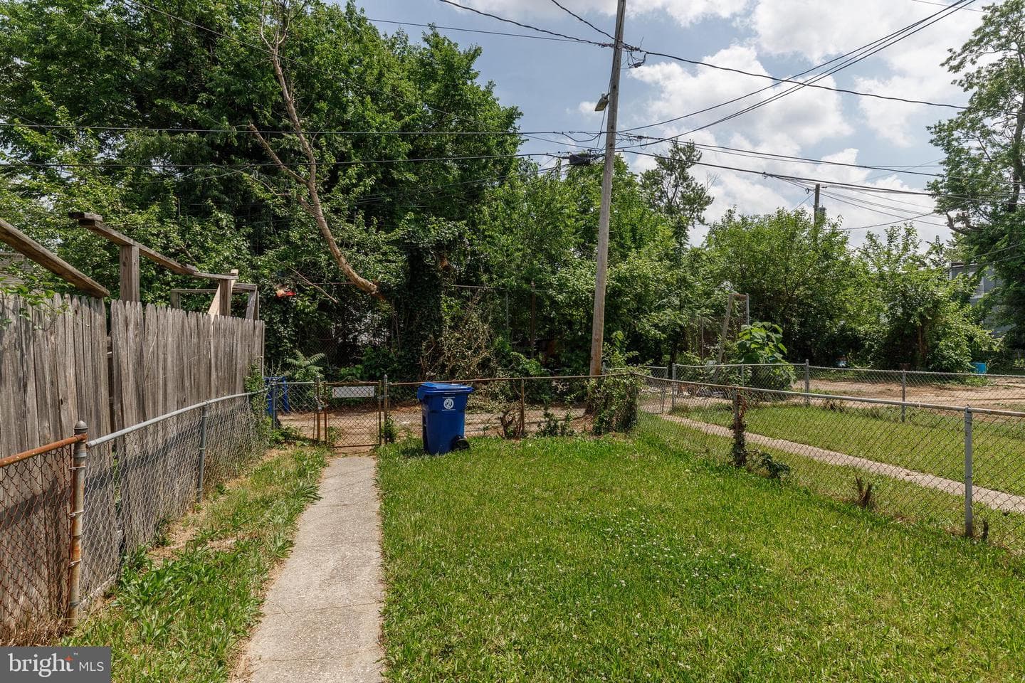 3611 W Garrison Avenue photo 40