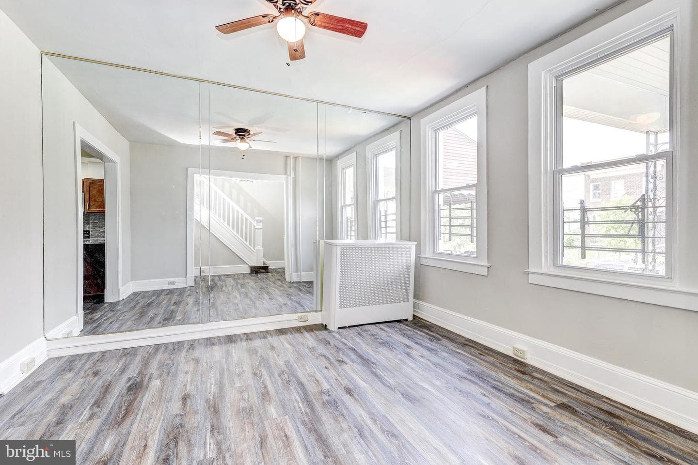 3611 W Garrison Avenue photo 6