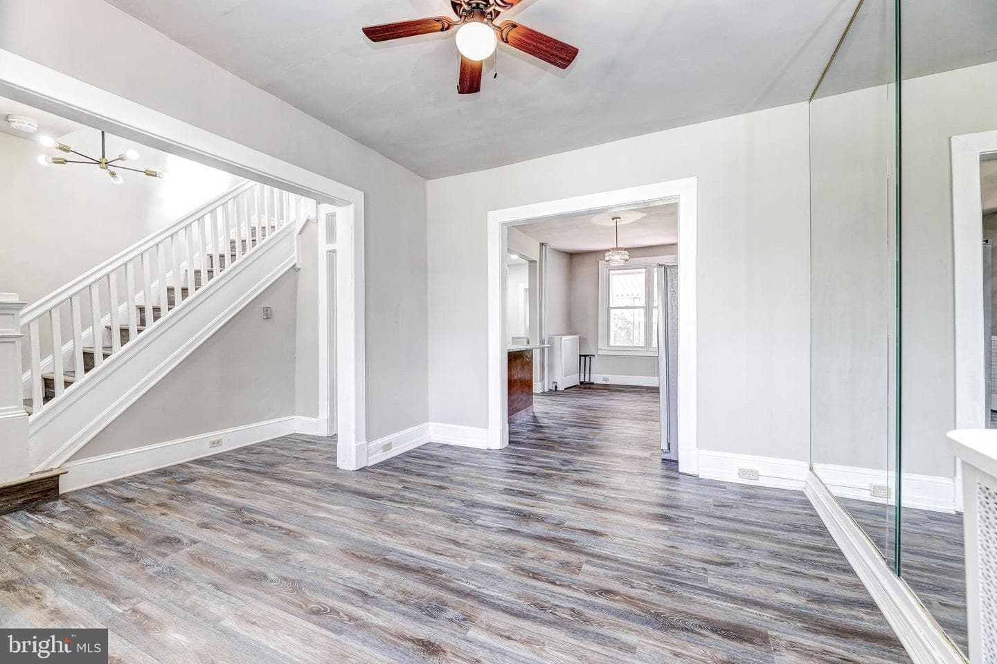 3611 W Garrison Avenue photo 8