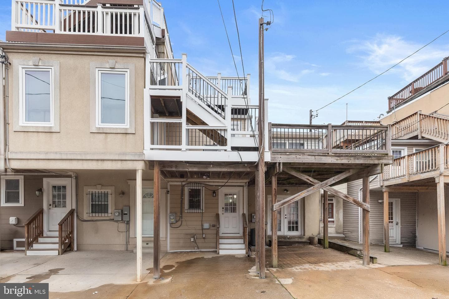 617 S Glover Street photo 32