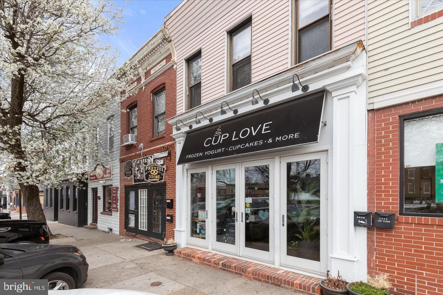 617 S Glover Street photo 42