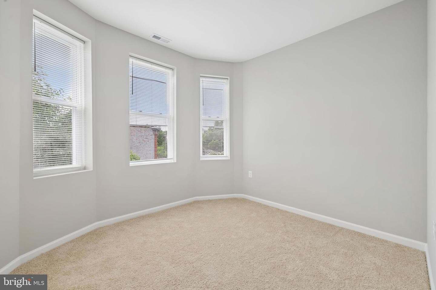 1801 N Fulton Avenue photo 29