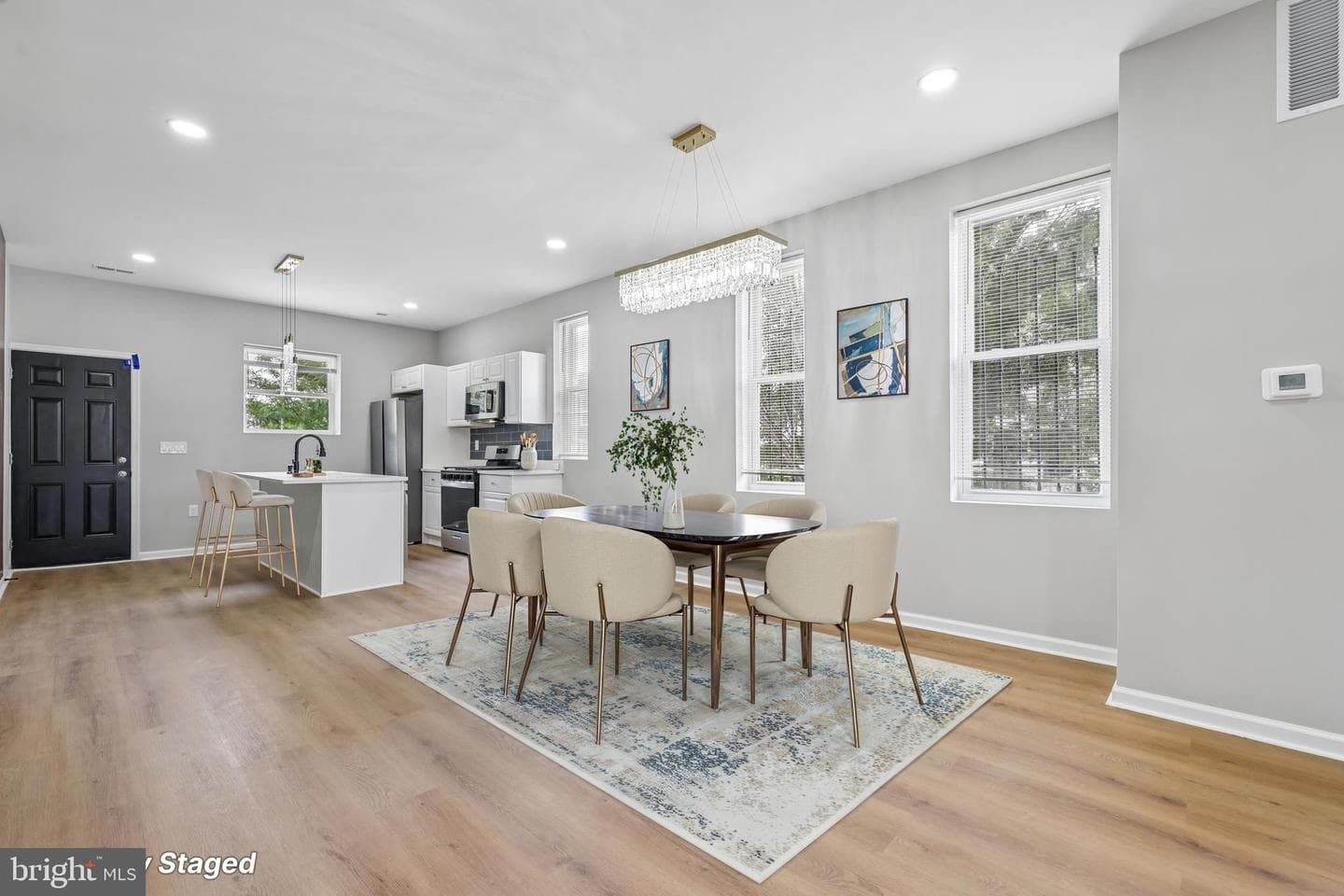 1801 N Fulton Avenue photo 3