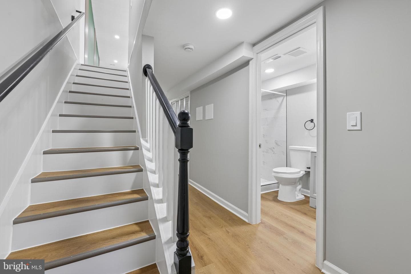 1801 N Fulton Avenue photo 32