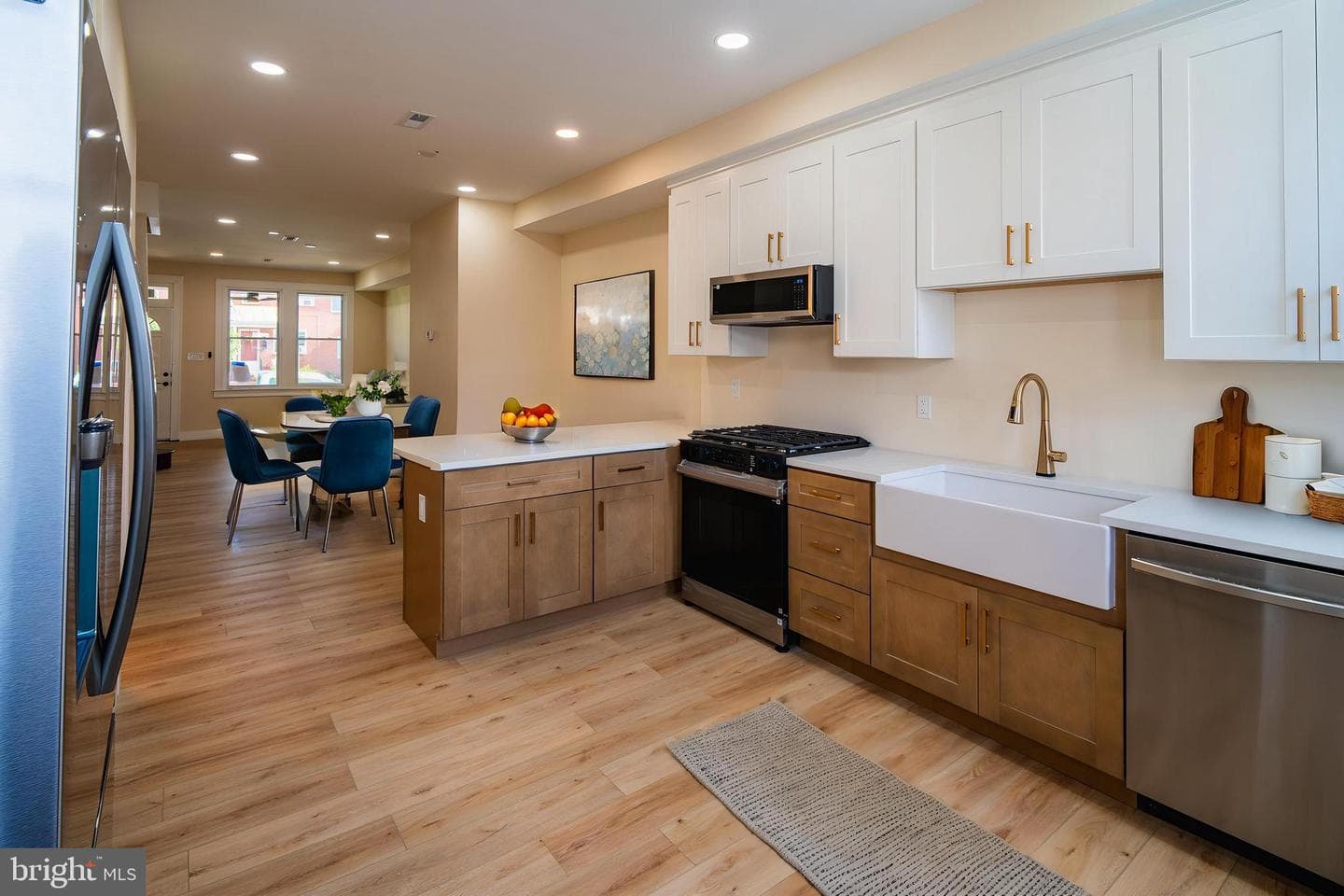 1230 W 37th Street photo 5