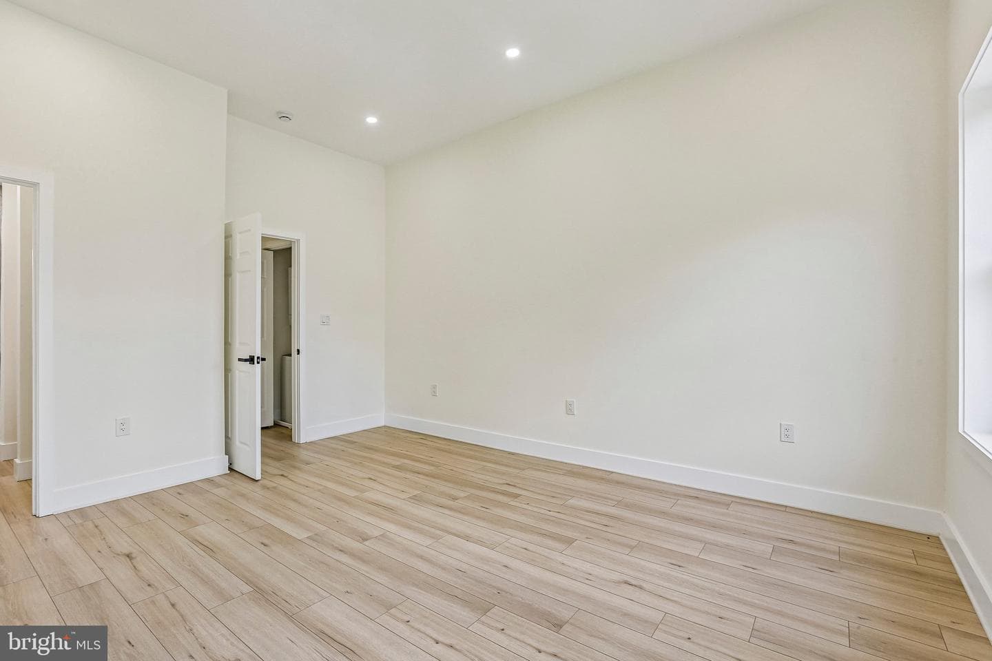 3007 Presstman Street photo 23