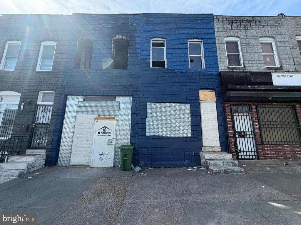 2529-2531 E Monument Street, Baltimore