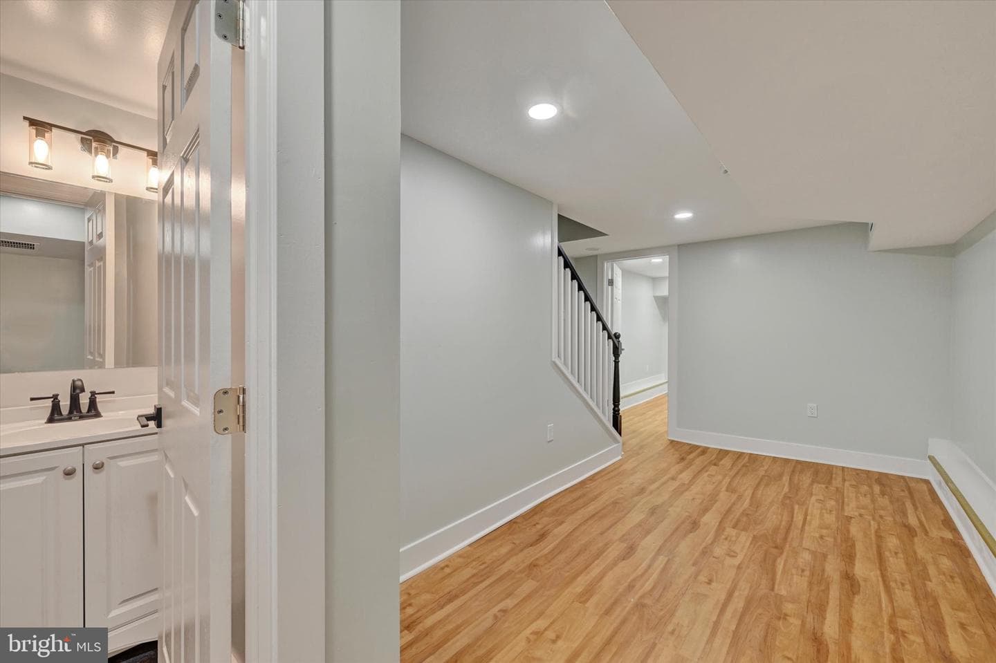 2512 Hollins Street photo 11
