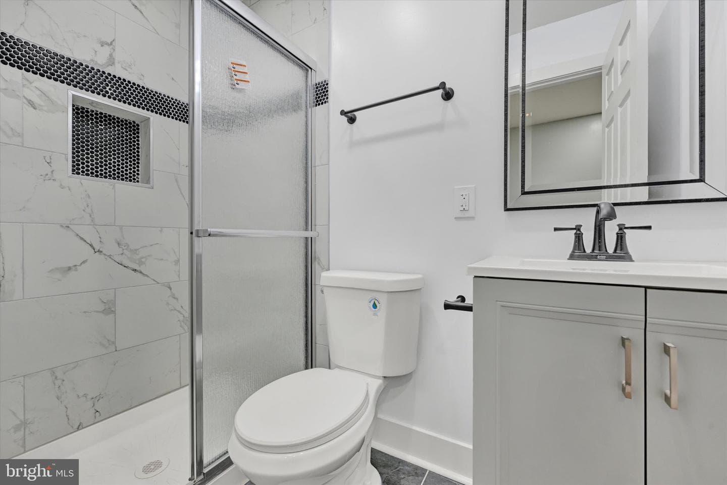 2512 Hollins Street photo 14