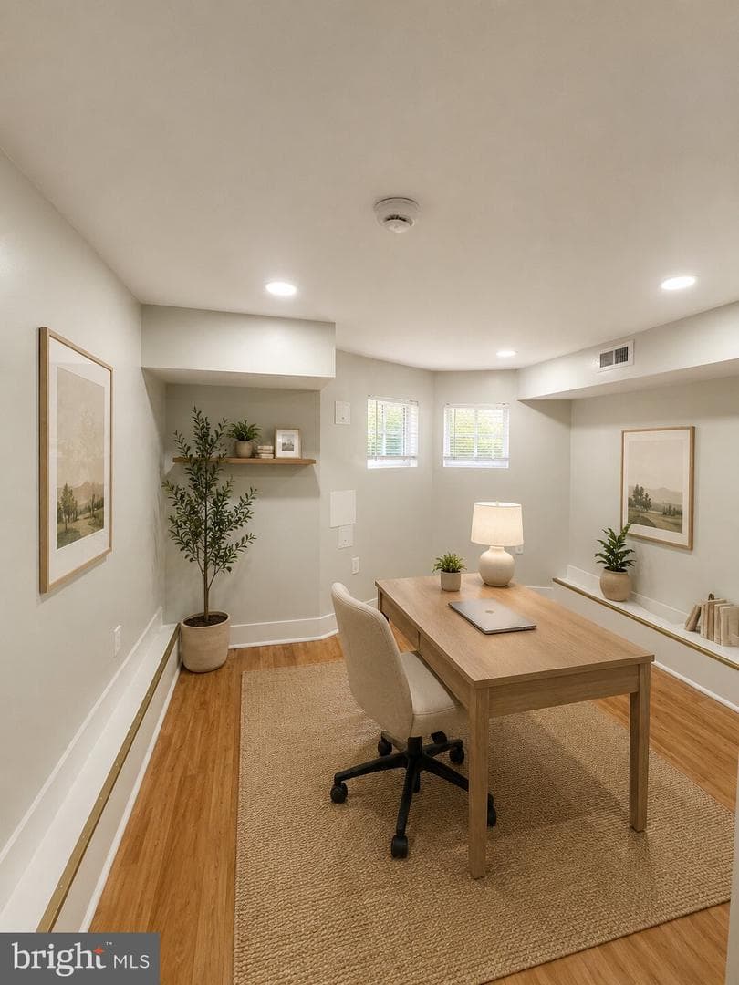2512 Hollins Street photo 16