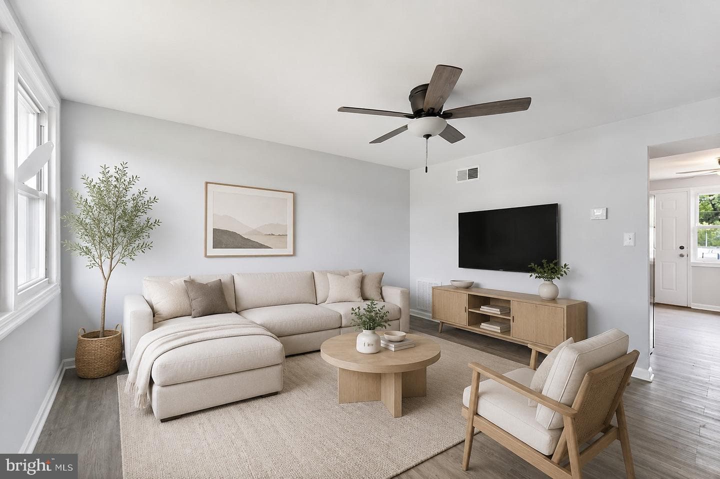 2941 Mallview Road photo 4