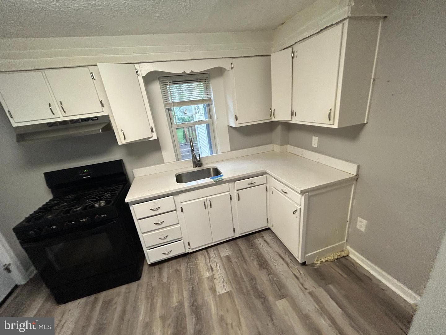 4624 Mary Avenue photo 11
