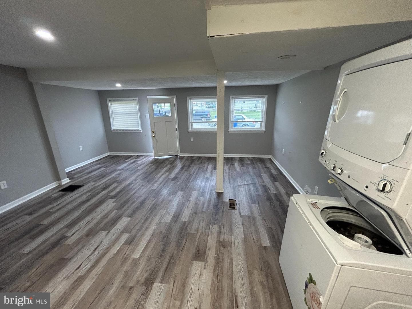4624 Mary Avenue photo 6