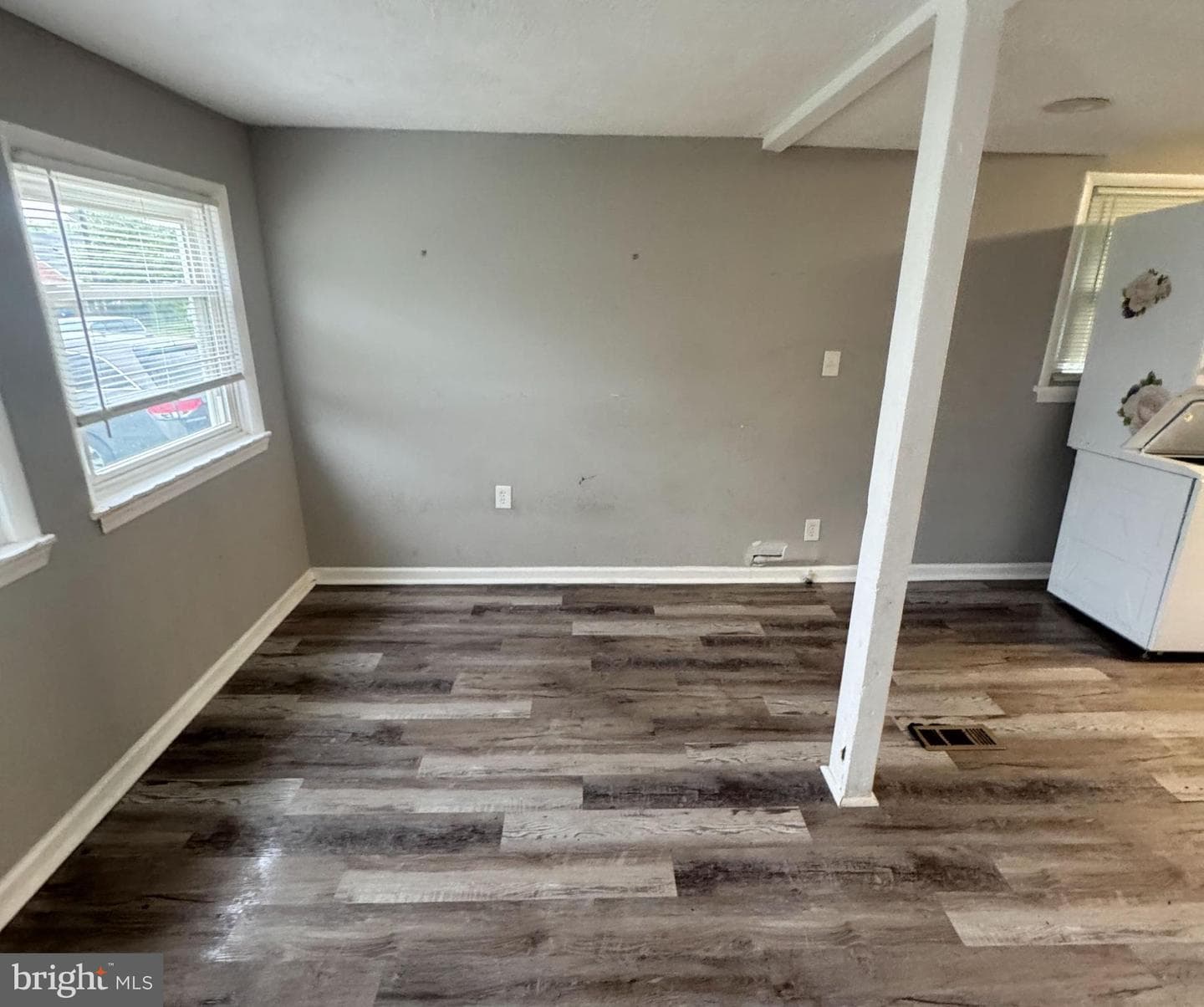 4624 Mary Avenue photo 8