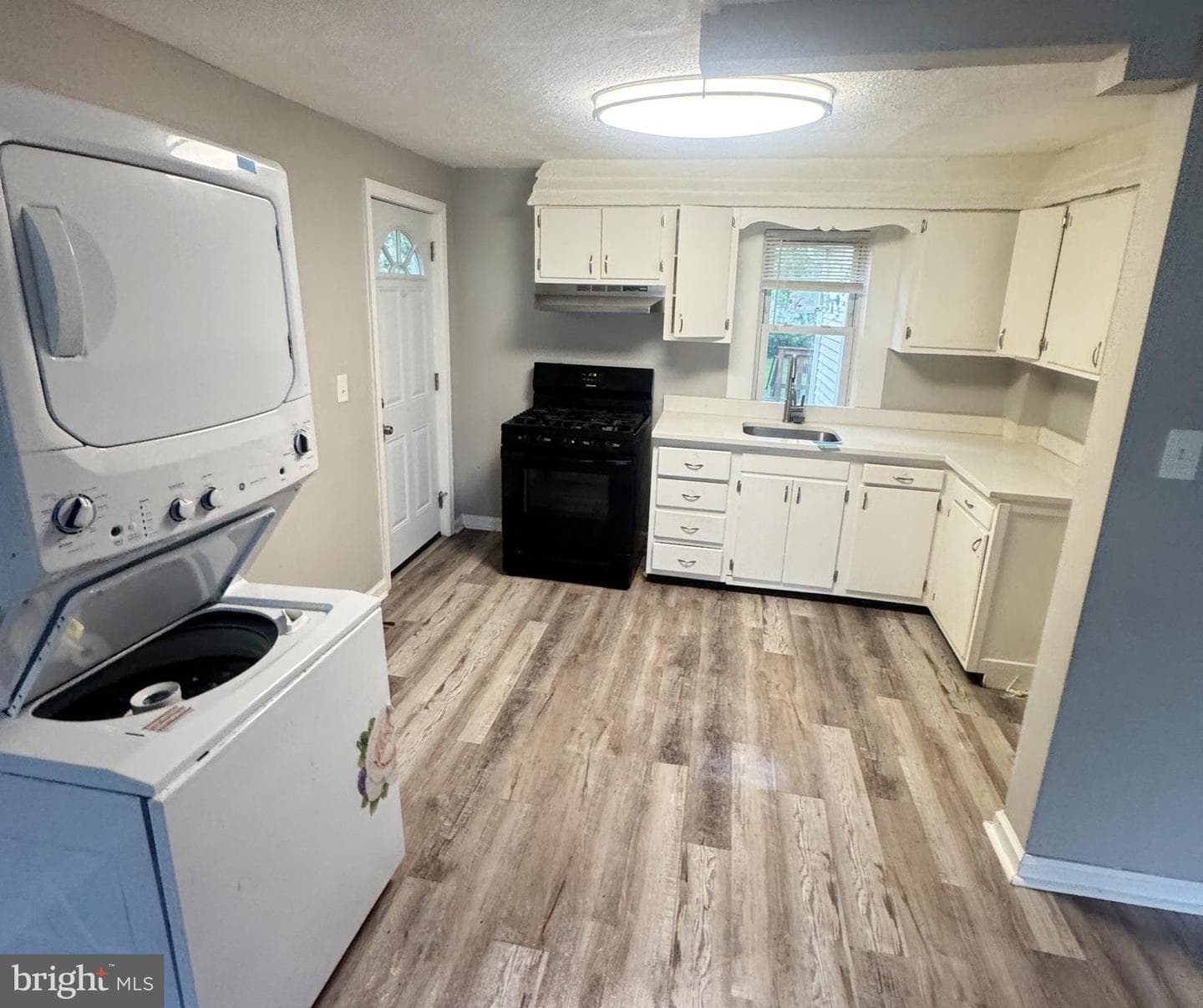 4624 Mary Avenue photo 9