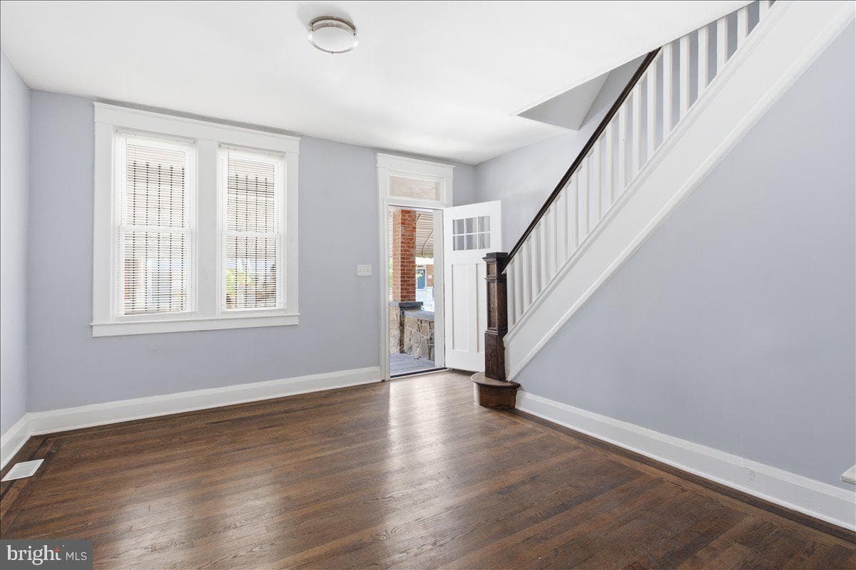 1231 N Potomac Street photo 5