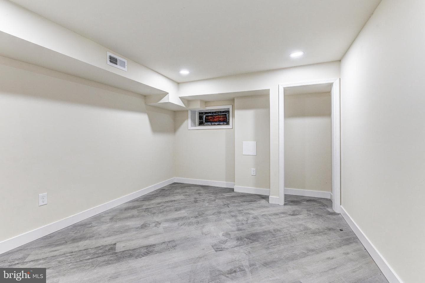 401 N Glover Street photo 17