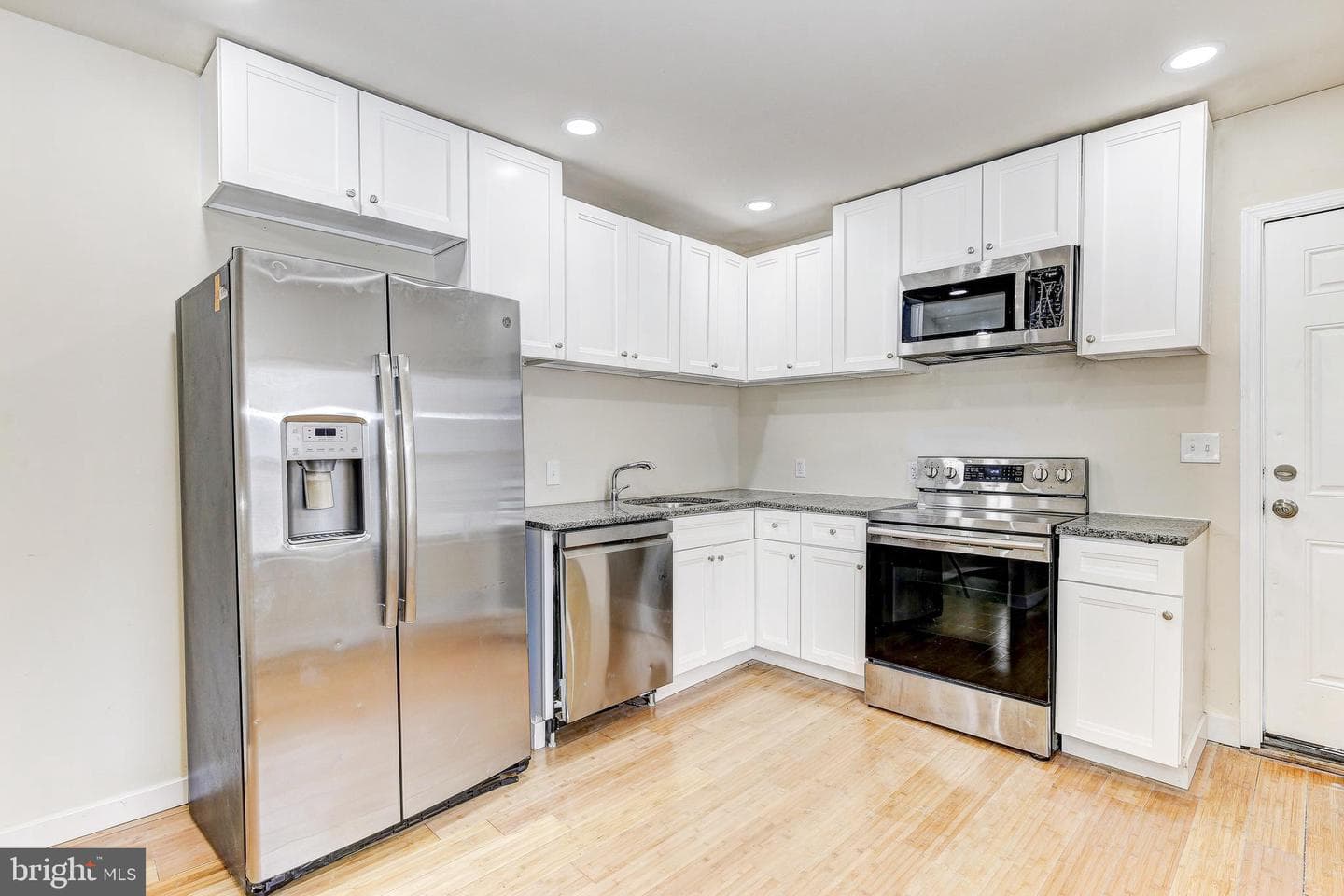 401 N Glover Street photo 6