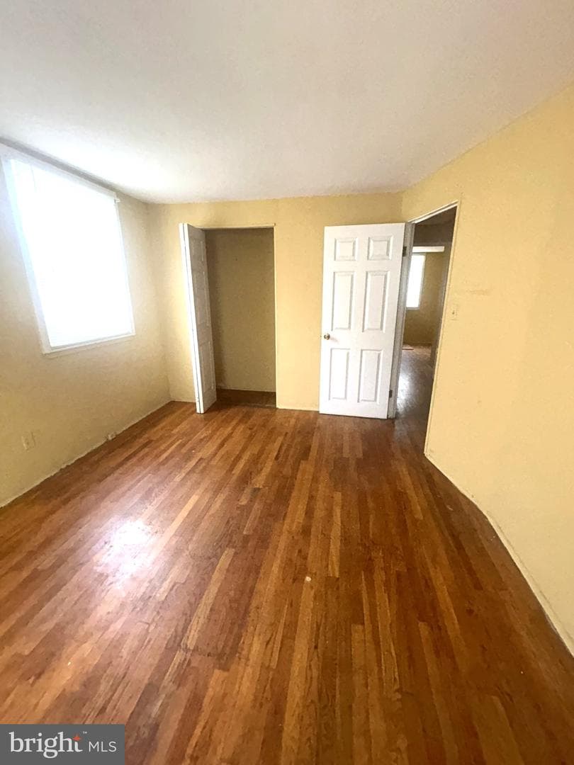2718 Norland Road photo 4