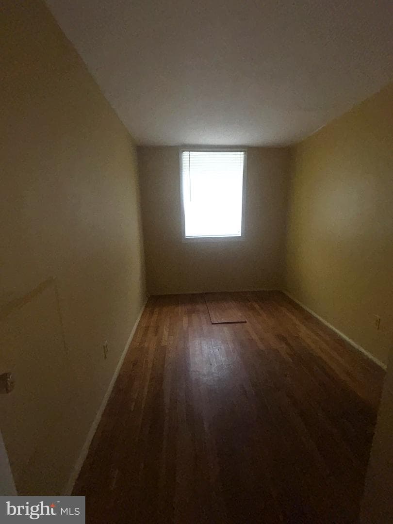 2718 Norland Road photo 6