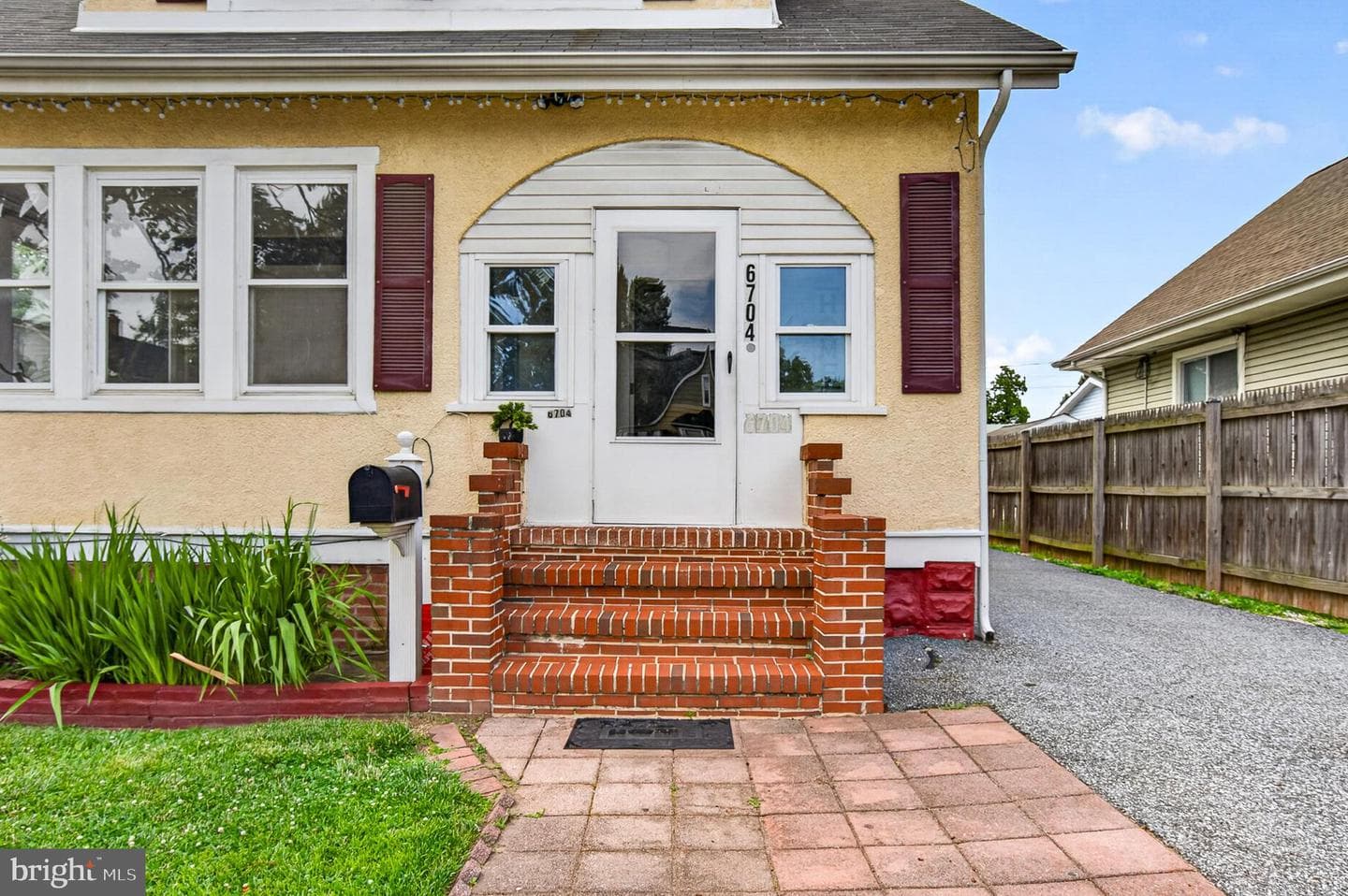6704 Graceland Avenue photo 5