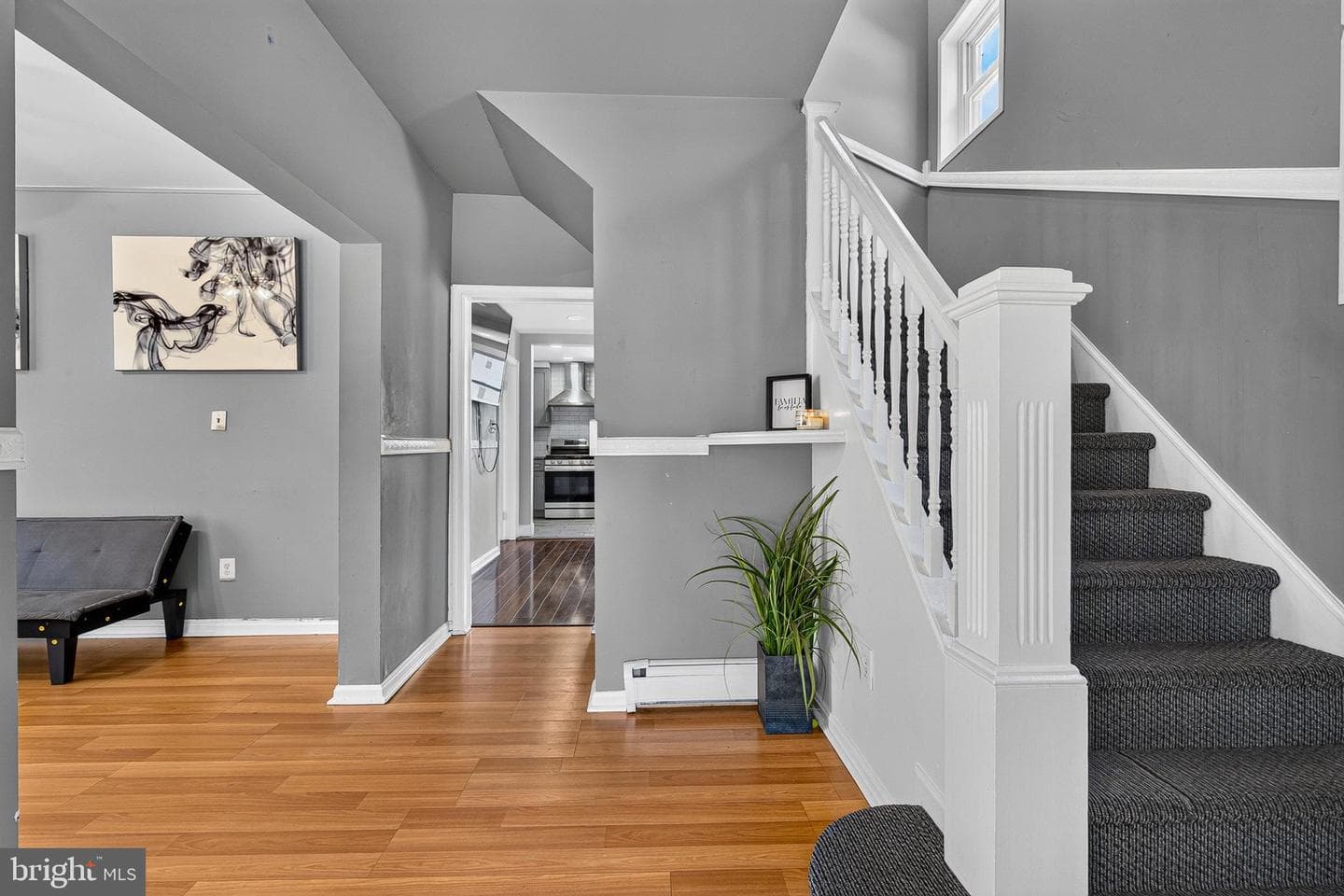 6704 Graceland Avenue photo 8