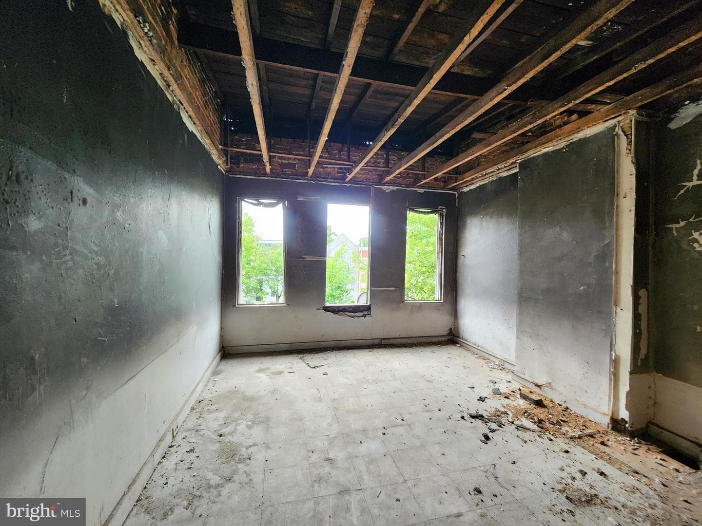 2224 Wilkens Avenue photo 17