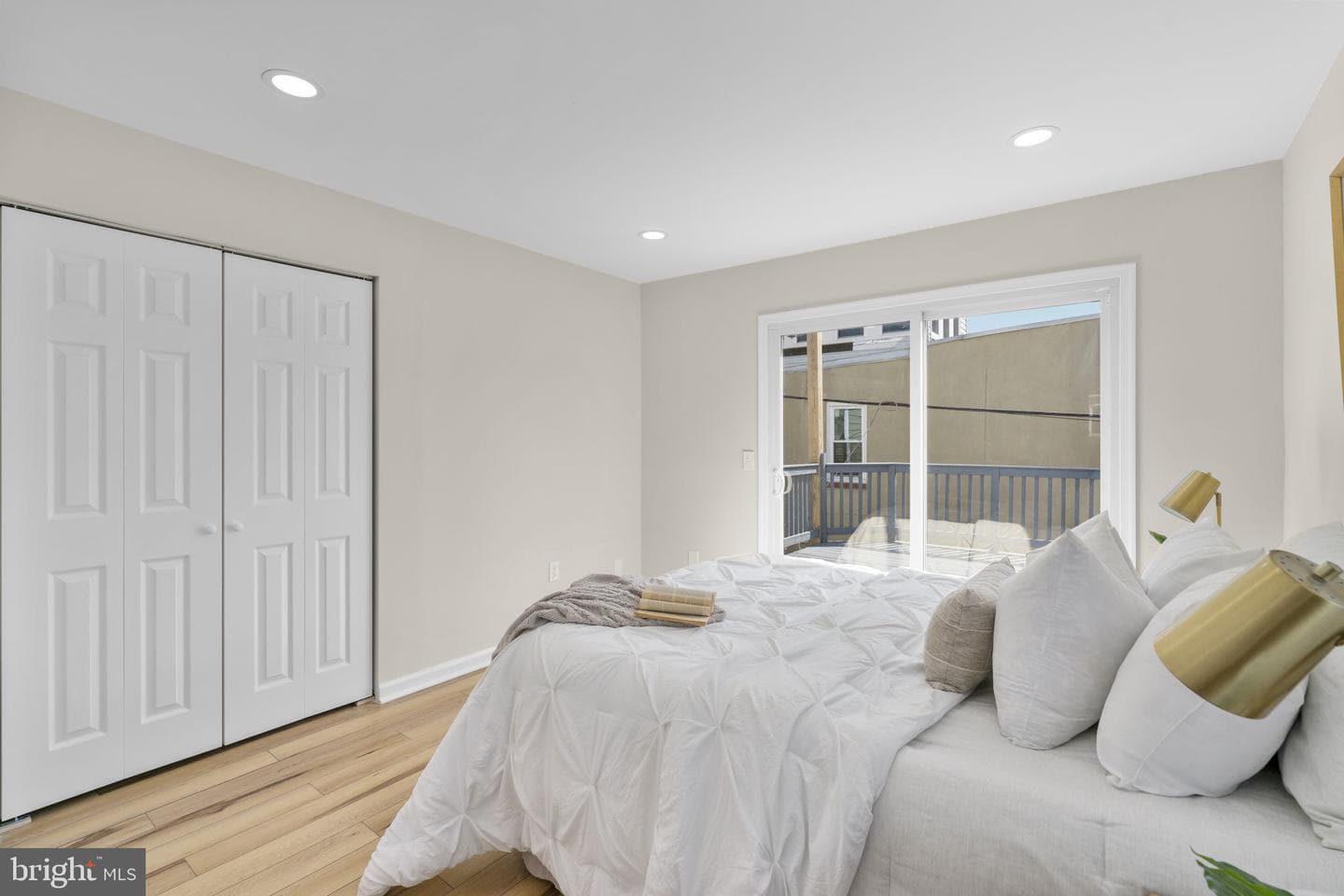 3111 Foster Avenue photo 12