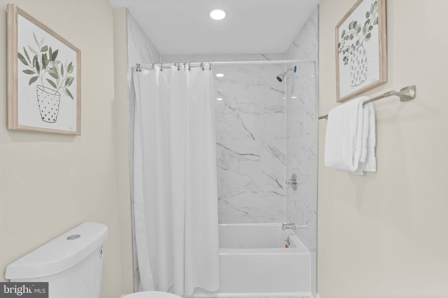 3111 Foster Avenue photo 16