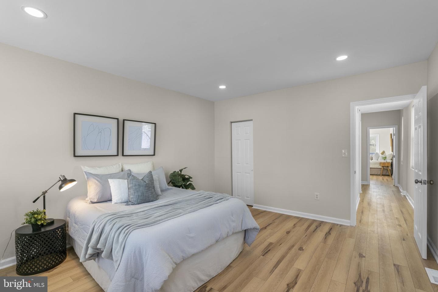 3111 Foster Avenue photo 18