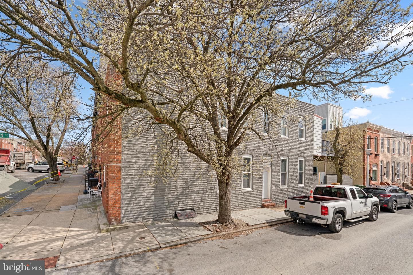 3111 Foster Avenue photo 3