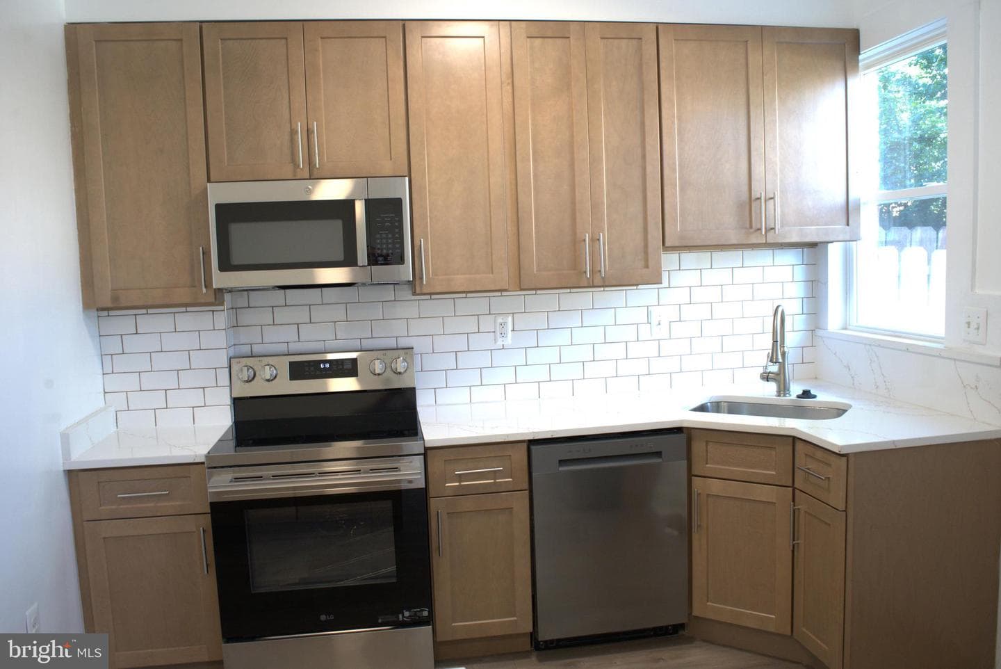 117 S Wickham Rd photo 33