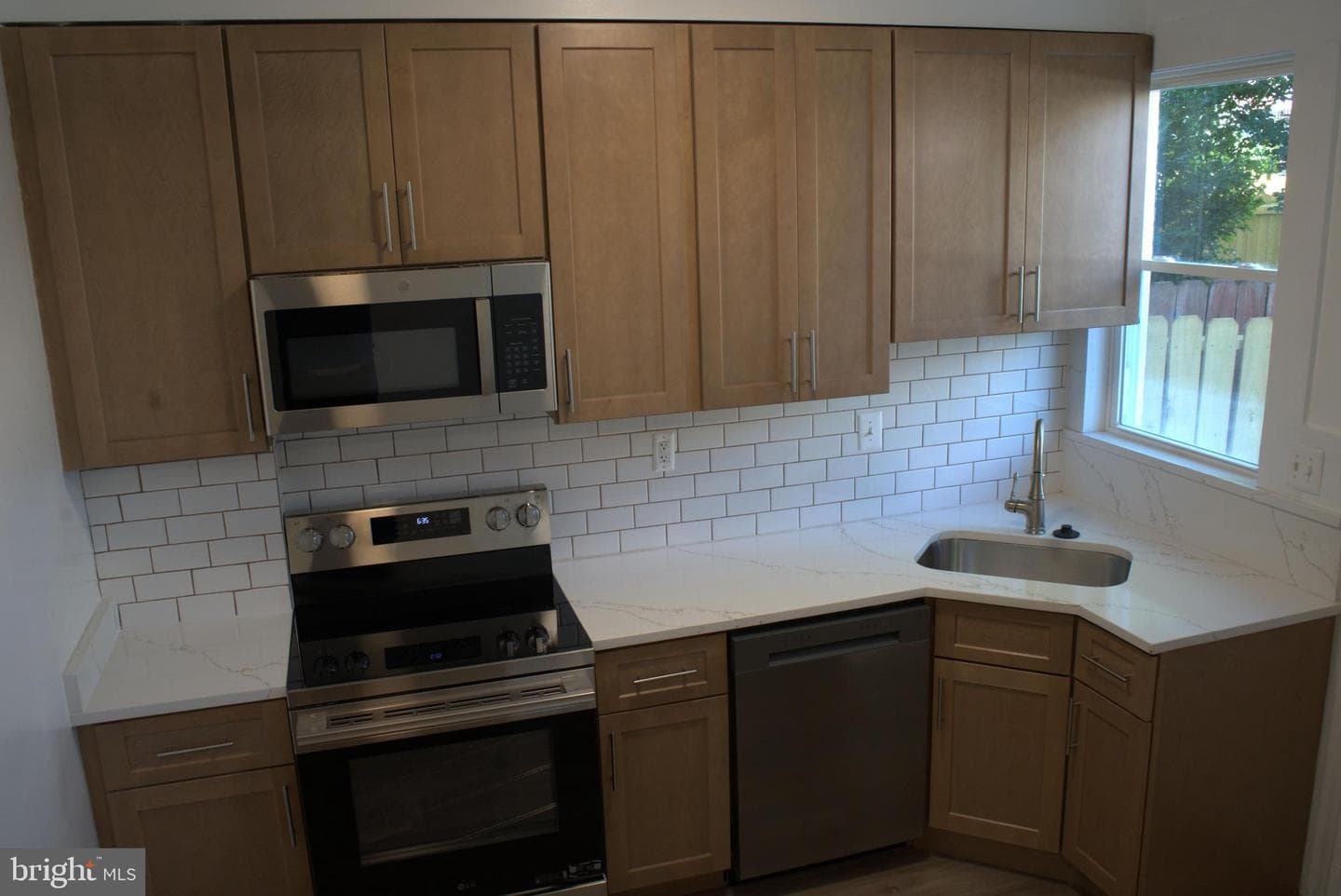 117 S Wickham Rd photo 37
