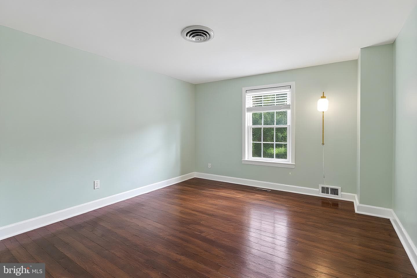 5710 Greenspring Avenue photo 20