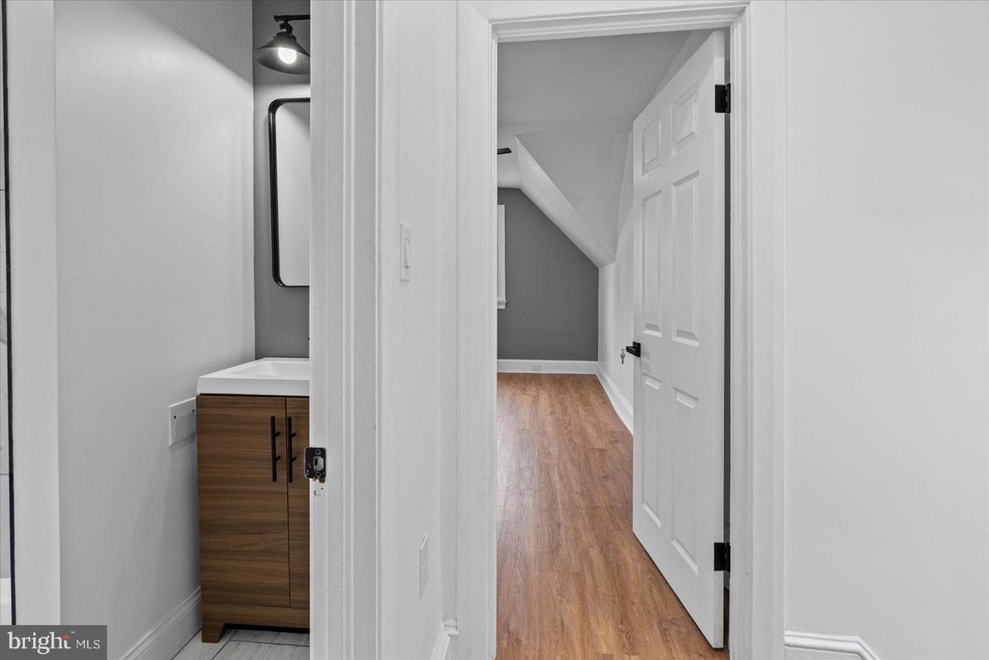 7 York Court photo 25