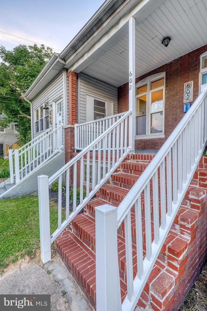 602 E 36th Street photo 37