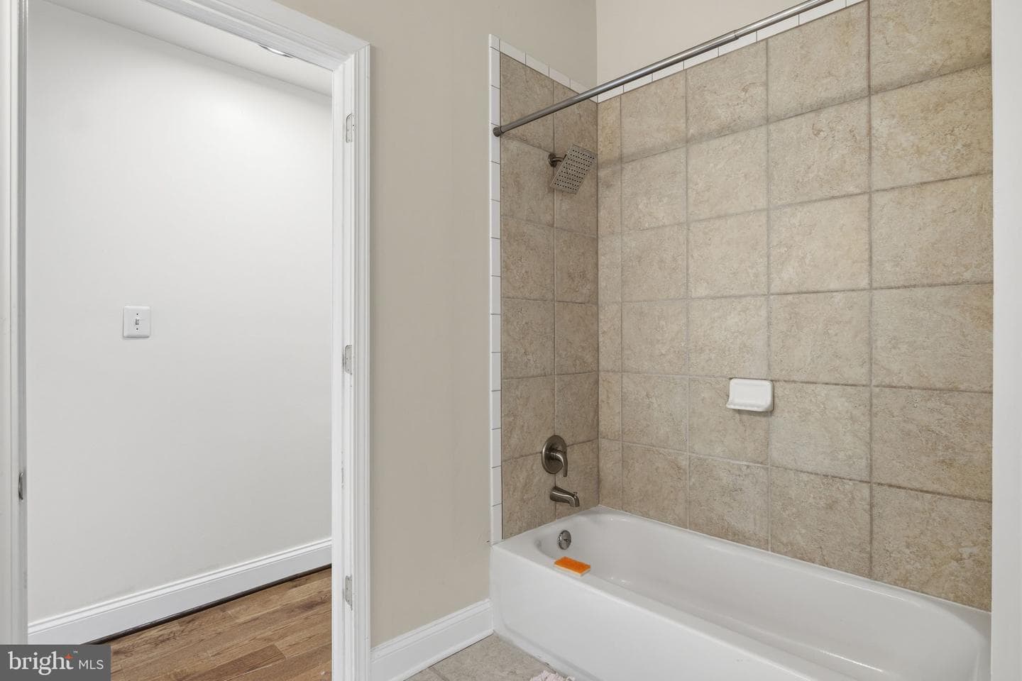 446 E 22nd Street photo 23